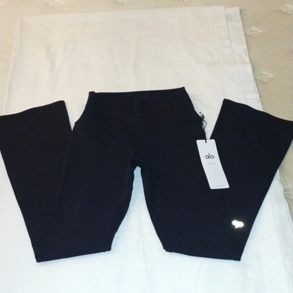 Alo Yoga Airbrush HR 7/8 Bootcut Legging - Picture 7 of 10